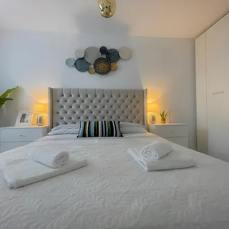 Apartment 53